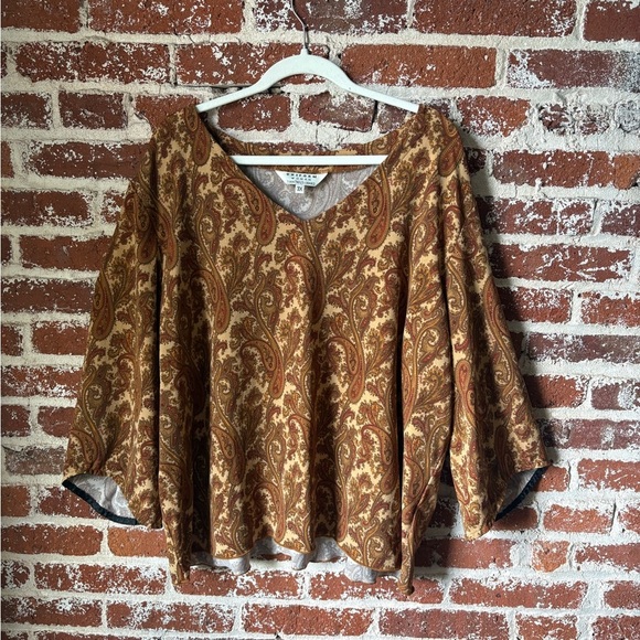 70s vibe JohnPaulRichard warm tone paisley blouse
red/yellow/brown in color - Picture 5 of 8